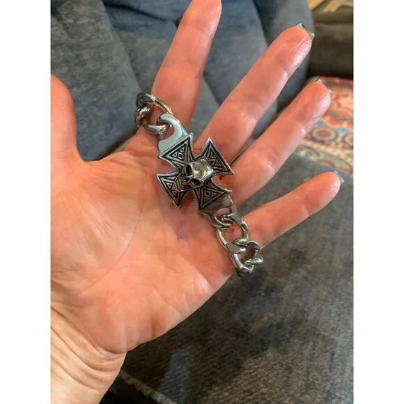 Stainless Steel Gothic Chain Bracelet With Skull Cross Design